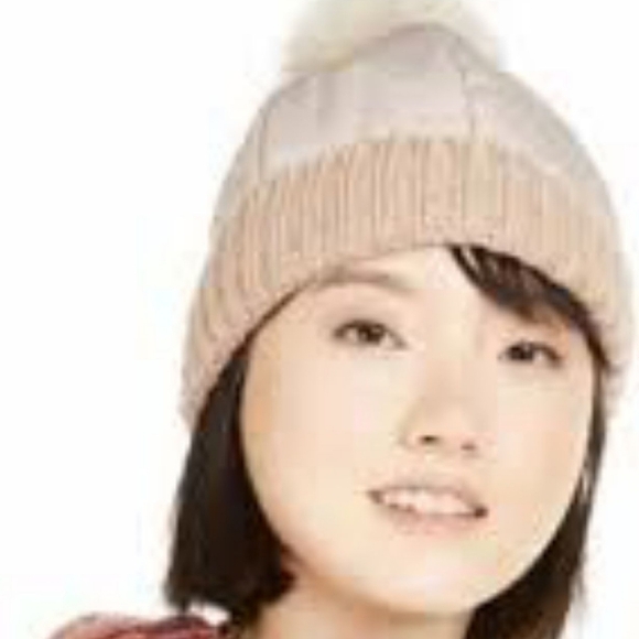 NEW! STEVE MADDEN Pom Pom Winter Hat. - Picture 2 of 2